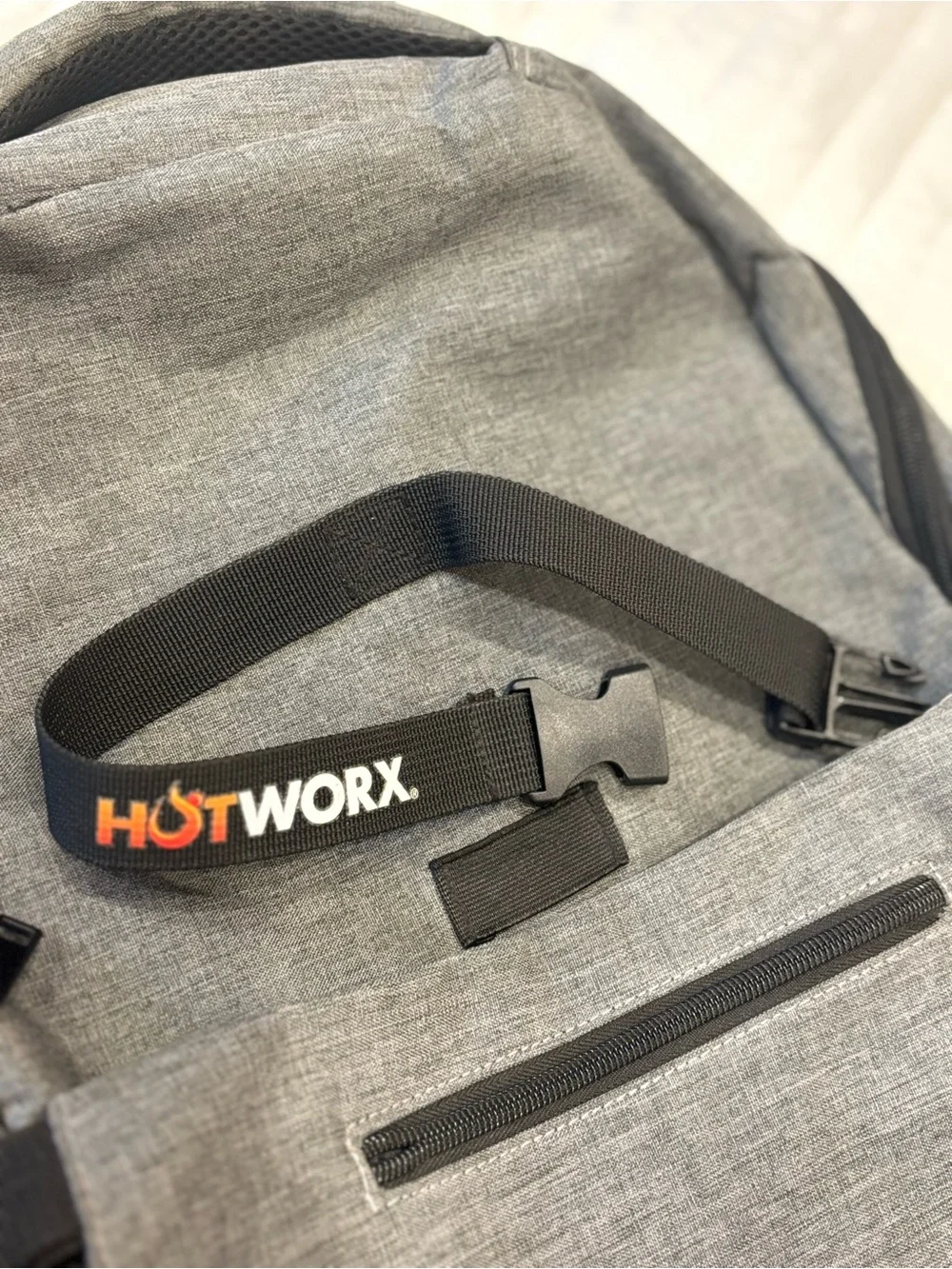 HOTWORX Yoga Mat Backpack Bag Gray Hot Yoga Pilates Cycling Strap Zip Up Pockets